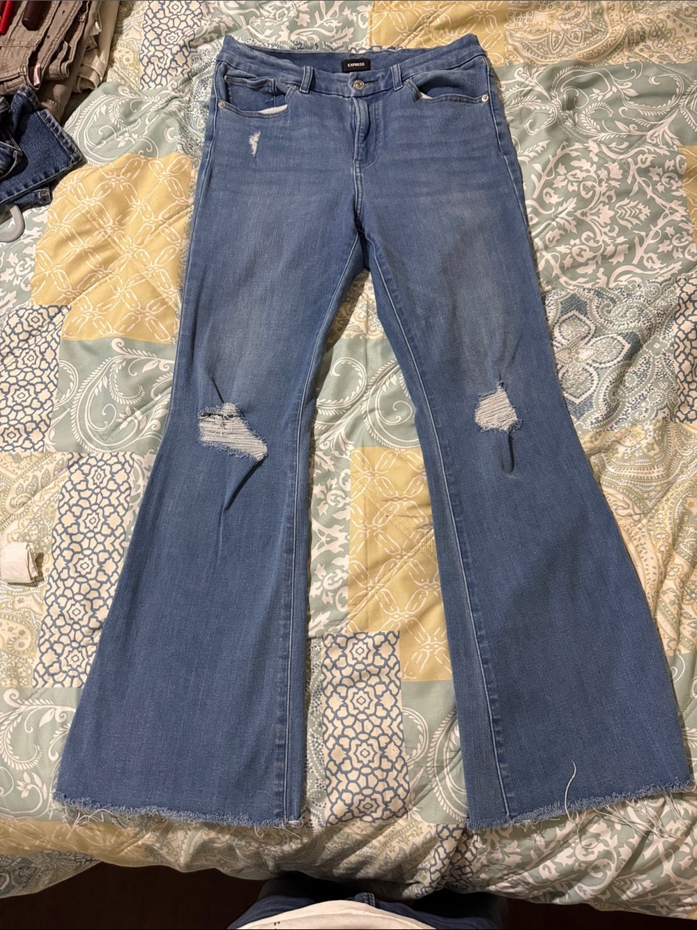 EXPRESS JEANS, 70’s Flare, high rise, ultra hyper stretch, sz M, used excellent